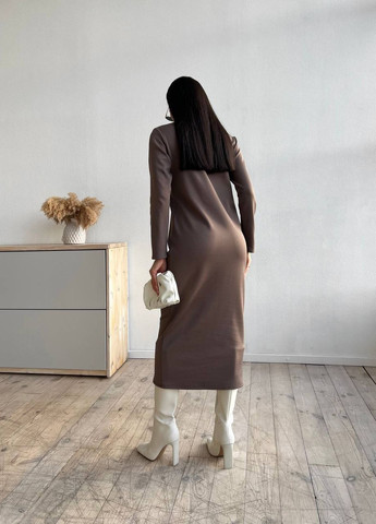 Коричнева женское макси платье с рбан на флисе цвет коричневй р.42/44 446054 New Trend