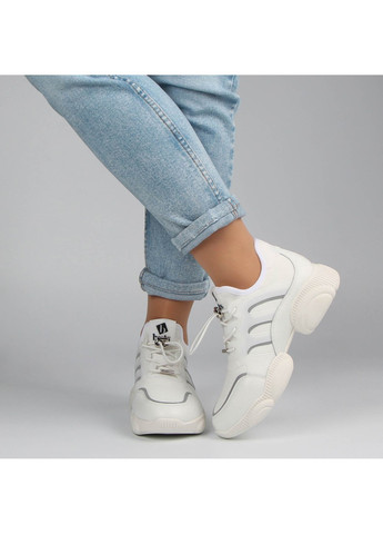 Белые демисезонные женские кроссовки 197018 Buts