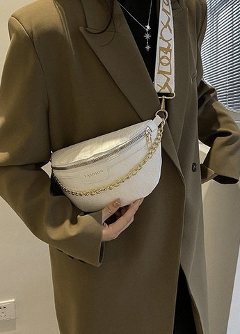 Женская классическая сумочка FASHION бананка кросс-боди на ремешке через плечо белая No Brand (259473647)