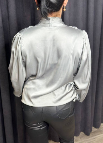 Серая женская рубашка из шелка армани цвет серый р.44/46 447691 New Trend