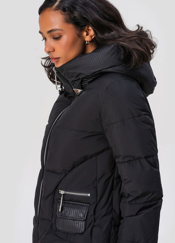 Чорна зимня куртка з капюшоном модель 3193 Visdeer