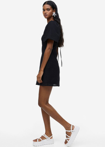 Черное повседневный платье H&M однотонное