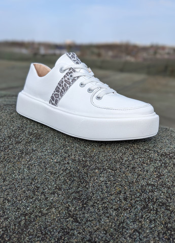 Белые всесезонные белые кожаные кроссовки с контрастной вставкой в виде леопардовой полоски INNOE Кроссовки