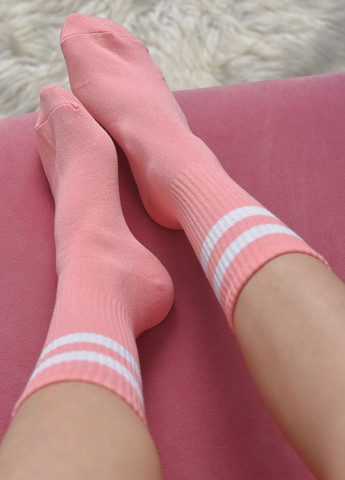 Шкарпетки жіночі високі рожевого кольору розмір 36-40 Let's Shop (273176825)