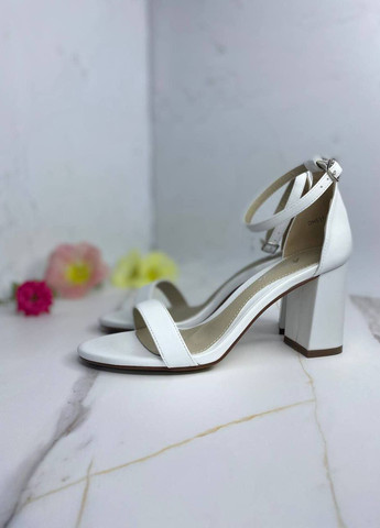 Белые нежные женские туфли No Brand