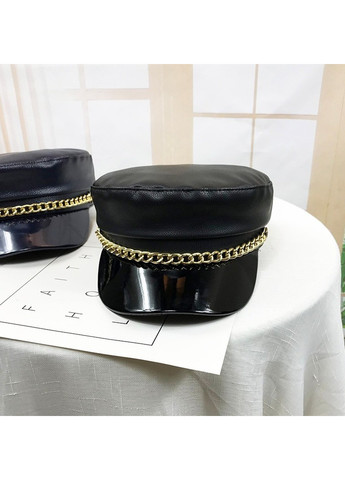 Жіночий картуз, кепі, кашкет з екошкіри з ланцюжком і лаковим козирком чорний No Brand (268463880)