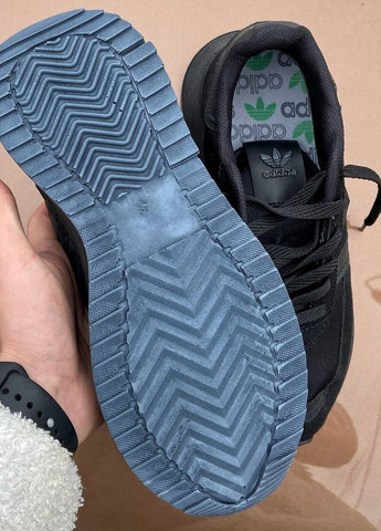 Черные демисезонные кроссовки с лого vz black Vakko