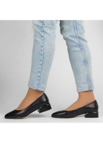 Женские туфли на каблуке 198105 Buts на низком каблуке