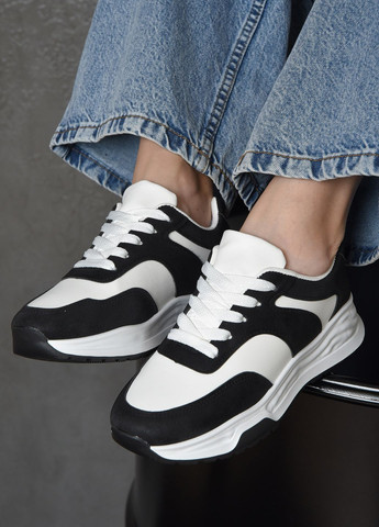 Черно-белые демисезонные кроссовки женские черно-белого цвета на шнуровке Let's Shop