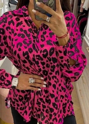 Малиновая демисезонная женская блузка леопардовым принтом малинового цвета с баской Let's Shop