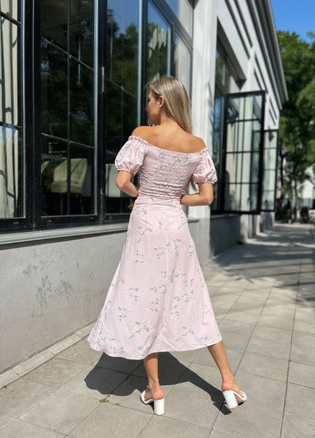 Розовое кэжуал платье Larionoff с цветочным принтом