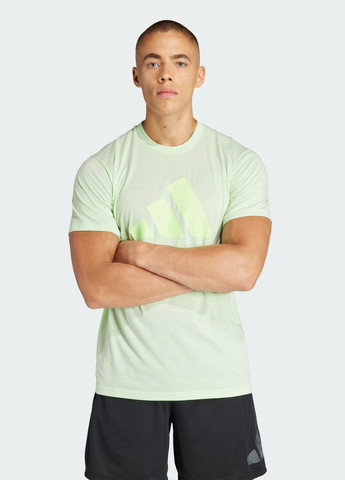 Зелена футболка для тренувань train essentials feelready logo adidas