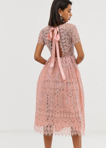 Пудрова святковий, коктейльна, вечірня мереживне міді плаття з відкритою спиною design Asos