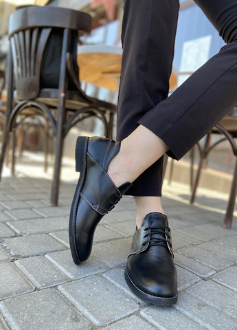 Черные классические кожаные туфли Villomi на низком каблуке