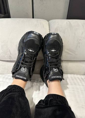 Черные всесезонные кроссовки Vakko Balenciaga Runner Black