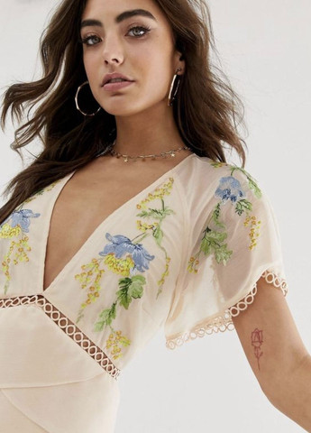 Светло-бежевое платье с вышивкой Asos