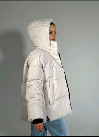 Молочна демісезонна куртка тепла жіноча з капюшоном коротка єврозима Fenix пряма