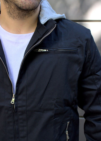 Черная демисезонная стильная котоновая куртка со съемным капюшоном Vakko