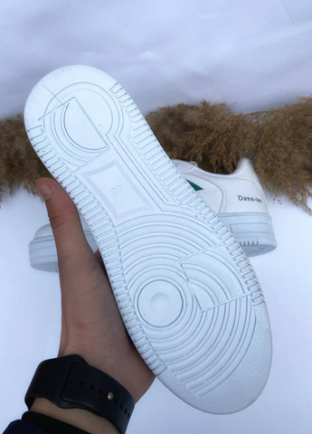 Белые демисезонные кроссовки с лого dass-ler white Vakko