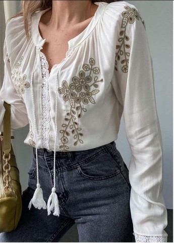 Блузка вишиванка біла з бежевою вишивкою та кружевом No Brand (258614101)
