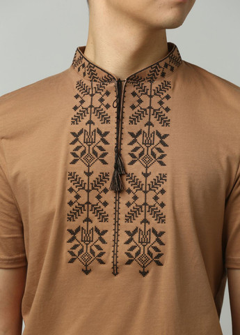 Традиционная мужская вышитая футболка в бежевом цвете "Тризуб" Melanika (277162702)