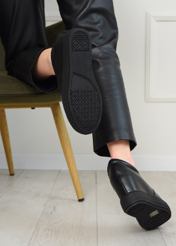 Туфли-сникерсы женские демисезонные черного цвета Let's Shop