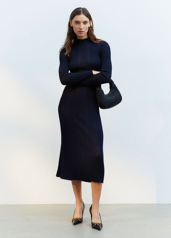 Темно-синее повседневный платье H&M однотонное