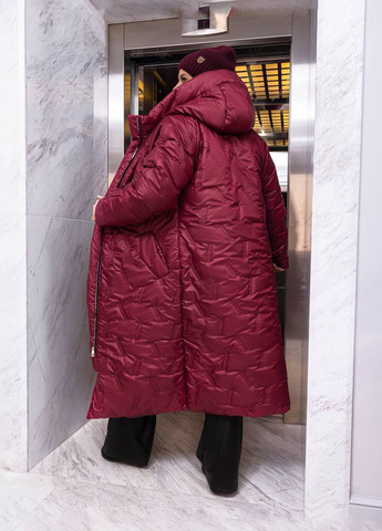 Бордовая женское стеганное теплое пальто цвет бордовый р.50/52 448460 New Trend