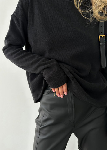 Чорний зимовий светр з горловиною DARI CO