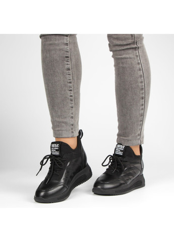 Чорні осінні жіночі кросівки 198054 Lifexpert