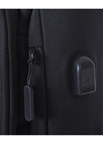 Чоловічий сучасний чорний міцний рюкзак з USB з кишенею під гаджети непромокальний No Brand (258653591)