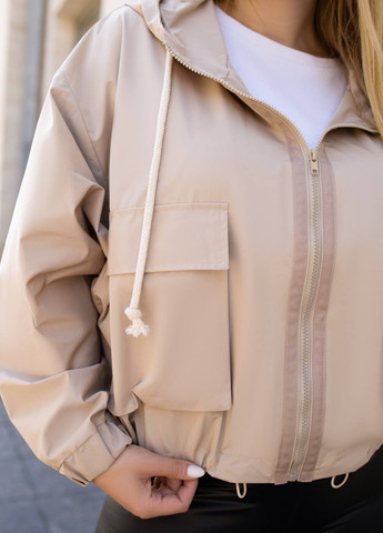 Бежевая женская куртка с капюшоном бежевого цвета р.48/50 374722 No Brand
