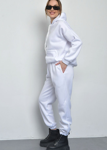 Спортивный костюм женский на флисе белого цвета Let's Shop (271126522)
