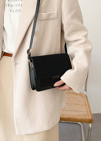 Женская классическая сумочка через плечо кросс-боди на ремешке бархатная велюровая замшевая черная No Brand (259294530)