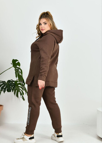Женский теплый прогулочный костюм коричневого цвета р.52 383684 New Trend (269005998)