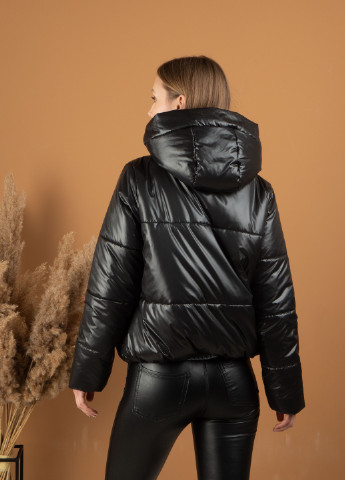 Чорна демісезонна модні жіночі куртки осінні від виробника SK