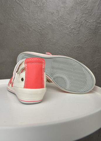 Белые туфли детские девочка белого цвета с розовой вставкой без шнурков Let's Shop