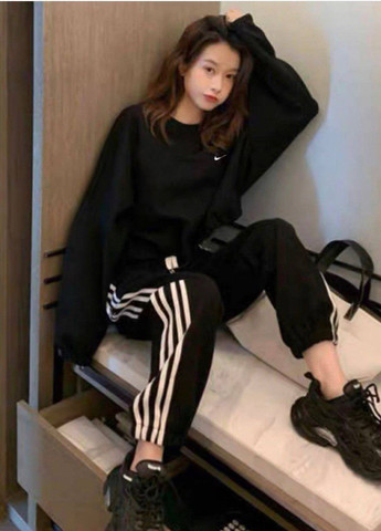 Стильний спортивний костюм з двонитки, спортивний костюм з чотирма смужками на штанах. No Brand 010 (277171452)