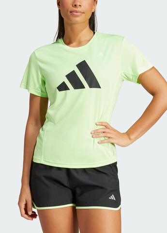 Зелена всесезон футболка run it adidas
