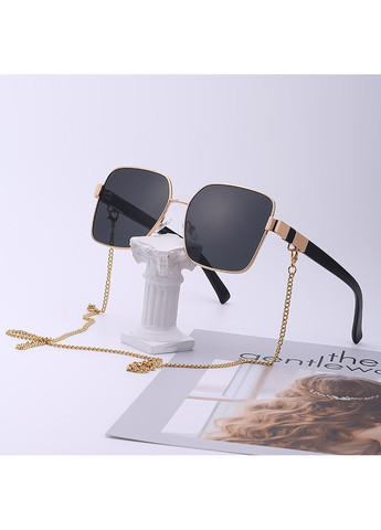 Солнцезащитные очки c цепочкой Beauty черные с золотом No Brand (277988858)