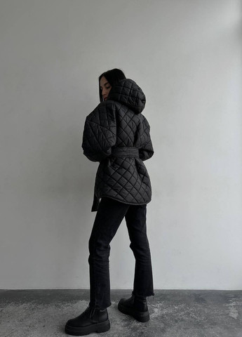 Черная демисезонная классная куртка с поясом из плащёвки и с наполнителем силикон 150, стильная универсальная куртка в размере 42-46 и с капюшоном No Brand 063-1