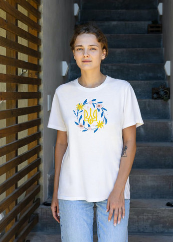 Белая летняя футболка жіноча із патріотичним принтом "тризуб" с коротким рукавом Vakko