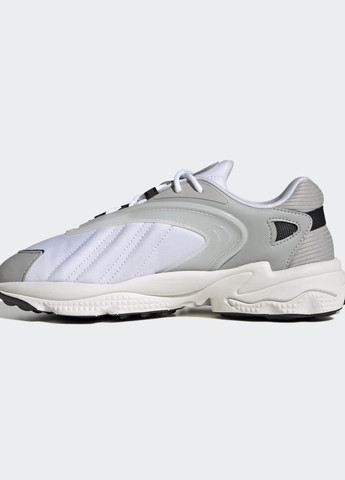 Белые всесезонные кроссовки oztral adidas