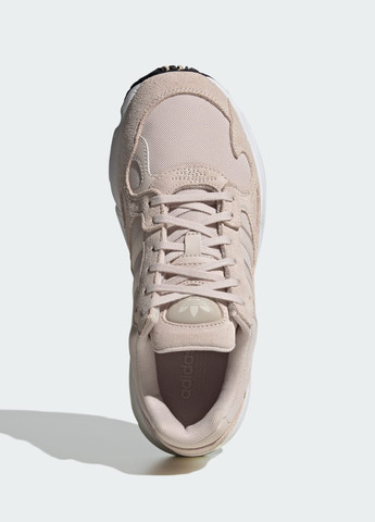 Розовые всесезонные кроссовки falcon adidas