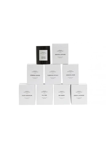 Ароматична свічка з ароматами лаванди, м'яти і зелені Green lavender 300 г Urban Apothecary (258334042)