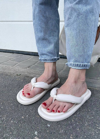 Белые шлепанцы Vakko