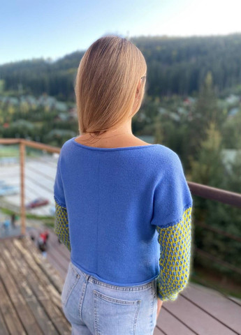 Голубой демисезонный свитер оверсайз укороченный голубой вязаный DIMODA Жіночий светр оверсайз від українського виробника
