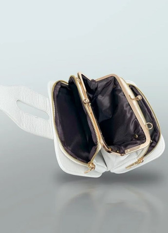 Женская классическая сумка кросс-боди на цепочке на три отдела белая молочная No Brand (273409304)