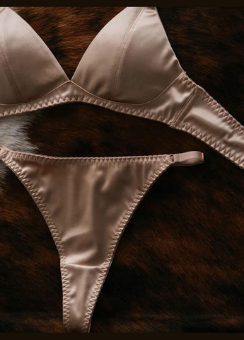 Бежевый демисезонный комплект женского нижнего белья nude набор бюстгальтер на мягком поролоне и трусики с регулировкой. No Brand Комплект Nude