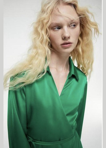 Зелена сукня атласна H&M однотонна